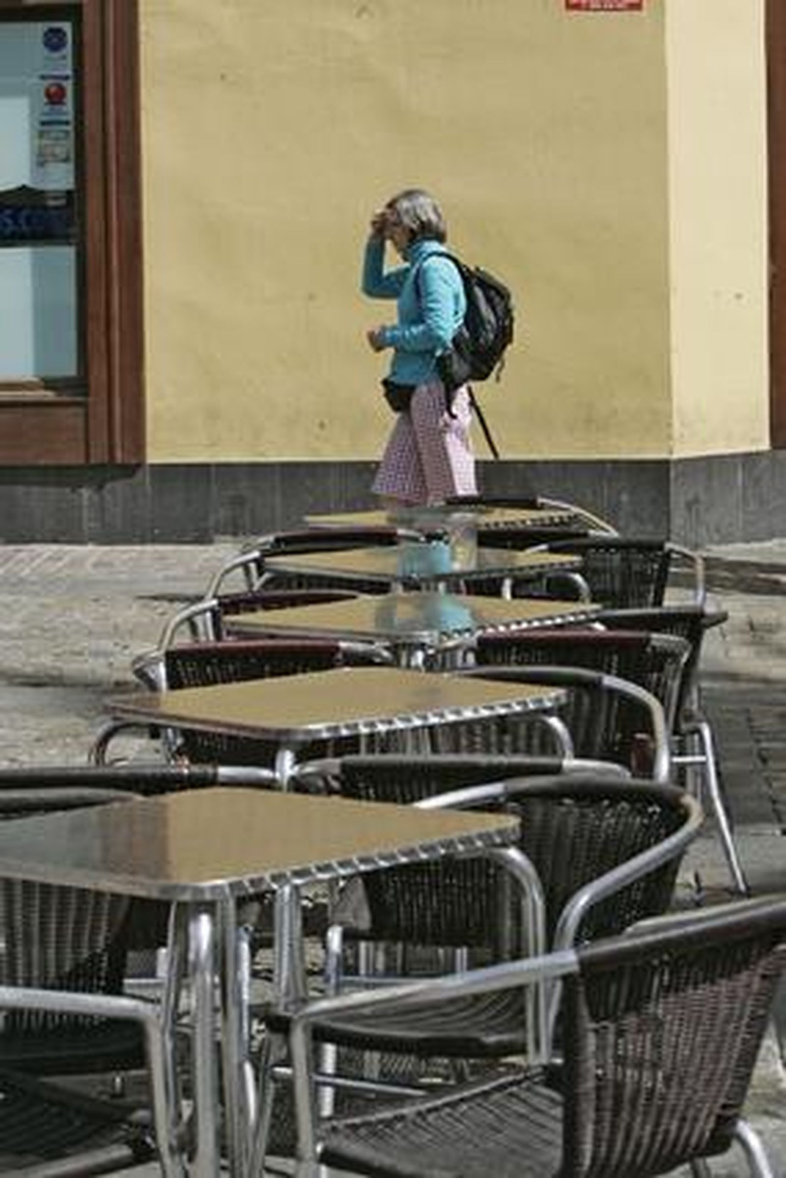 Unos 3.000 cruceristas visitan Cádiz con las escalas del ´Eurodam´ y ´Le Diamant´ en el mes por excelencia de los cruceros. 

Foto: Lourdes de Vicente