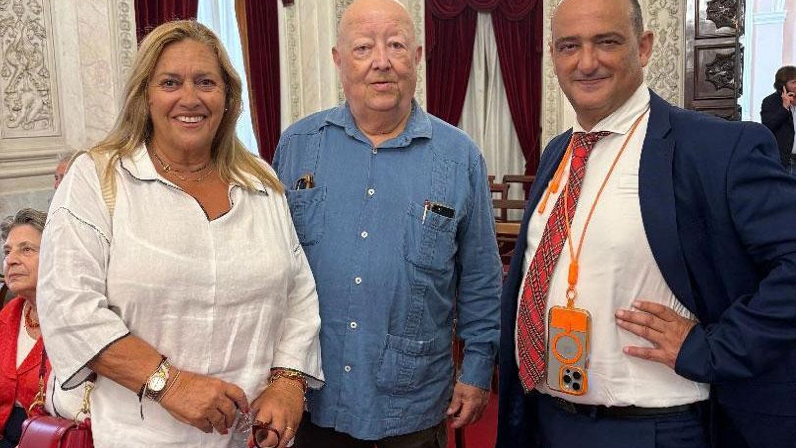 María Luisa Lavado, Ramón Corzo y Darío Bernal, durante la presentación en el Salón de Plenos del Ayuntamiento de Cádiz.