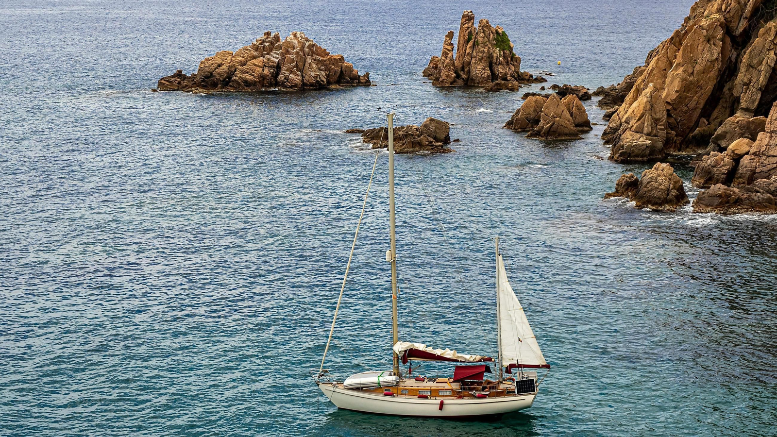 Los españoles viajan más y mejor: las reservas de actividades crecen un 12% este verano