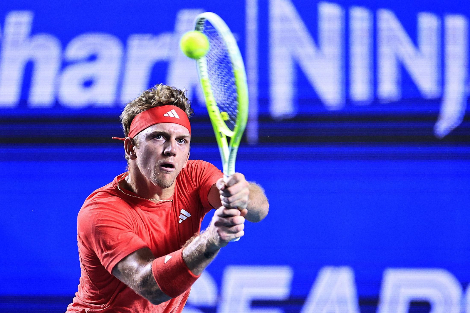 Un mágico Davidovich tumba a Shapovalov y está en la final de Acapulco Un mágico Davidovich tumba a Shapovalov y está en la final de Acapulco