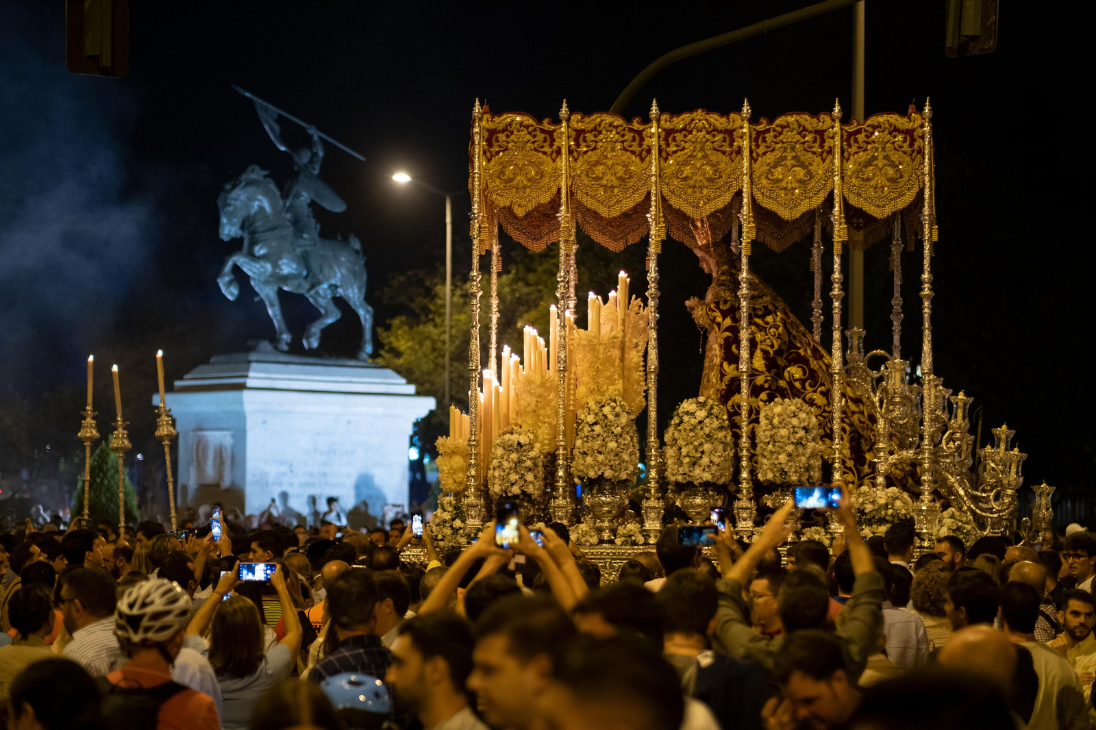 La Virgen de las Mercedes en su discurrir por la Glorieta del Cid, este viernes