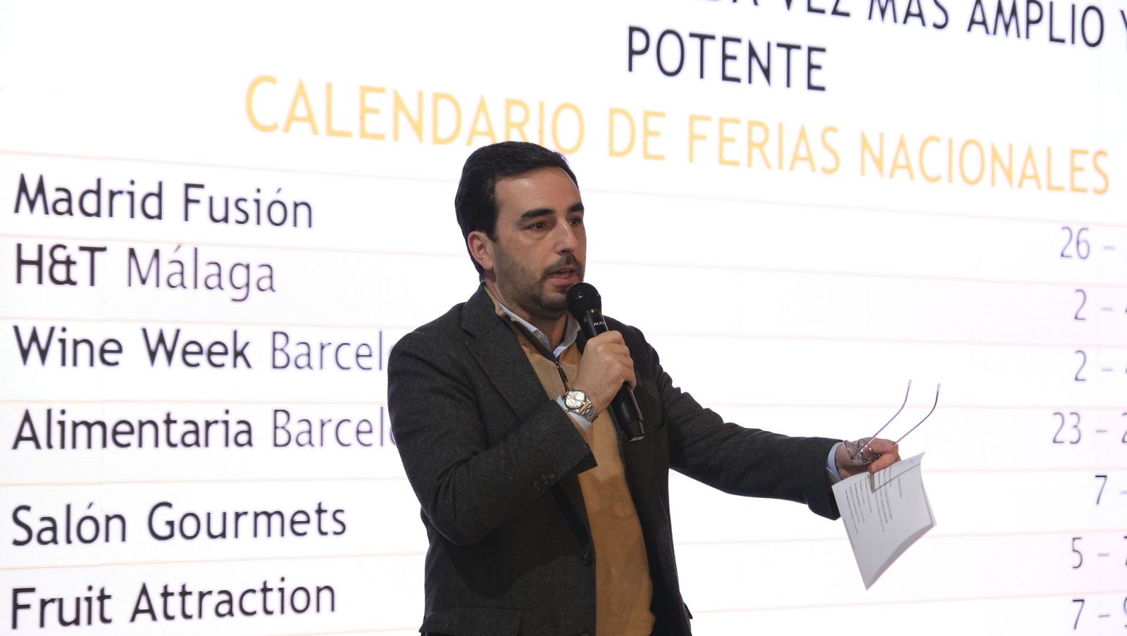 La marca gourmet 'Sabores Almería' presenta su calendario 2026 a los empresarios de Almería