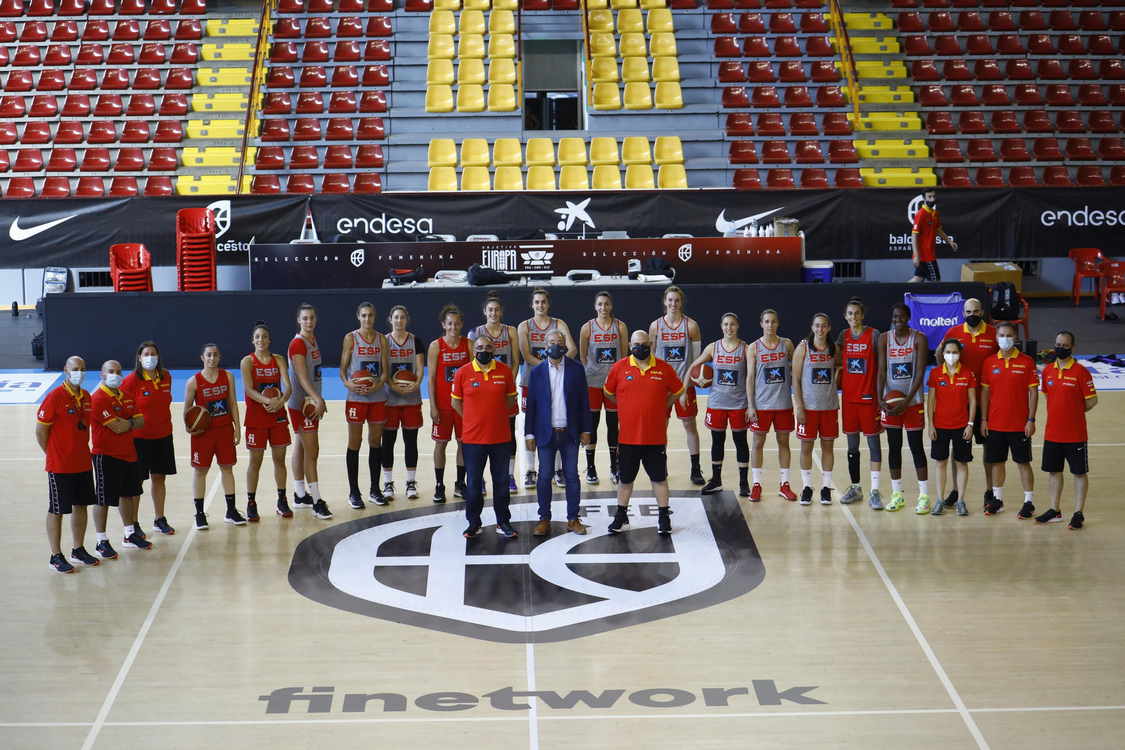 Las fotos del primer entrenamiento de la selección española femenina de baloncesto en Córdoba