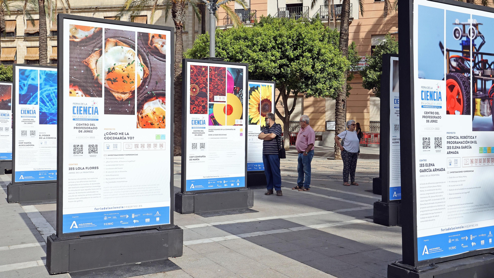 Imágenes de la exposición de la X Feria de la Ciencia en la Calle en Jerez Imágenes de la exposición de la X Feria de la Ciencia en la Calle en Jerez