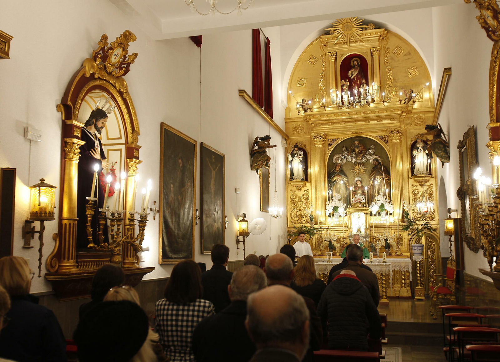 La misa celebrada anoche en el beaterio.