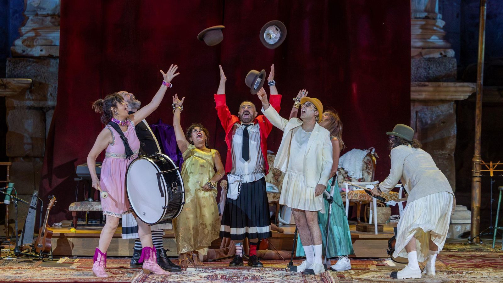 Representación de 'Los Hermanos' en el Teatro de Mérida.