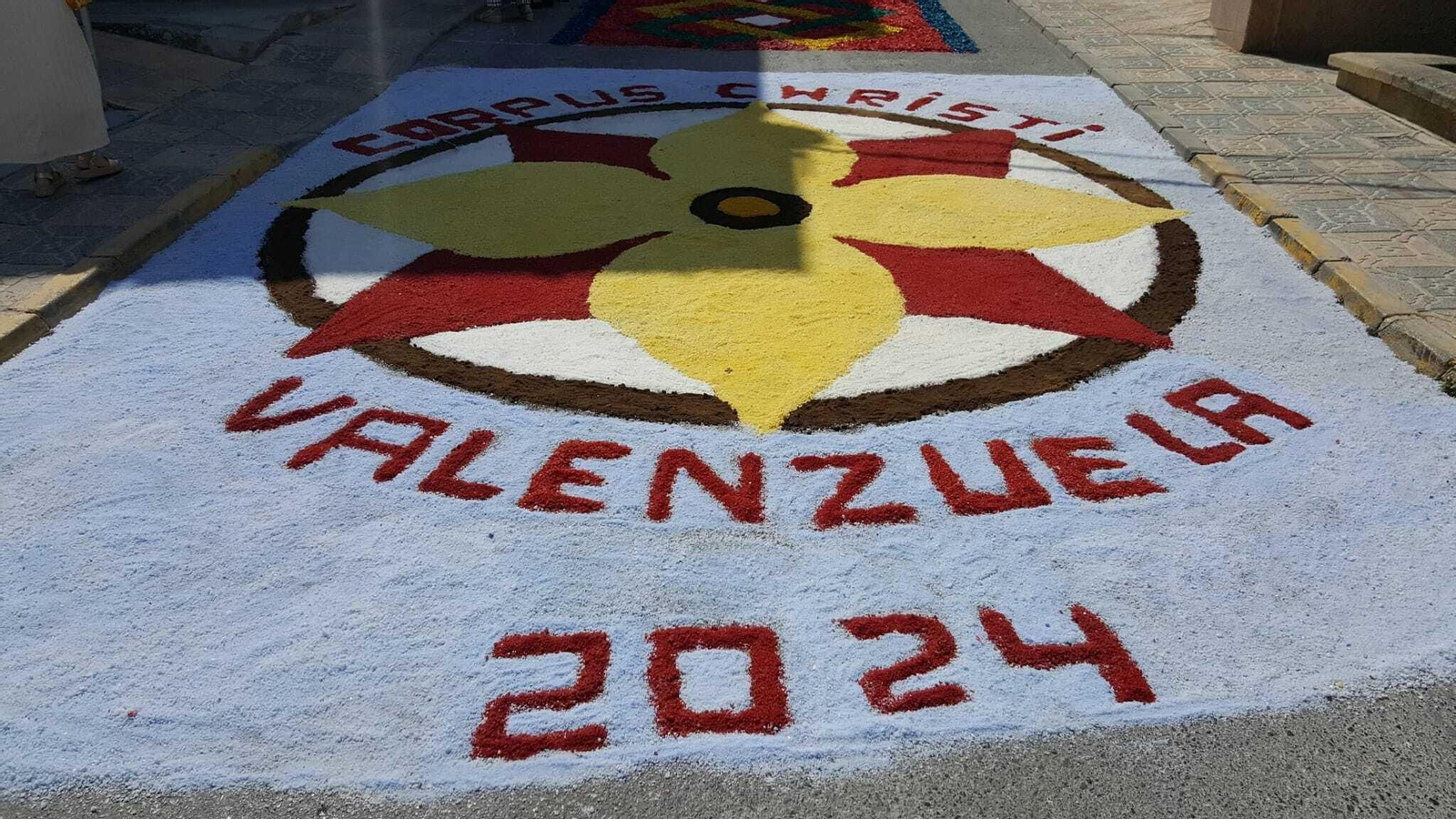 Las imágenes de las espectaculares alfombras del Corpus Christi de Valenzuela