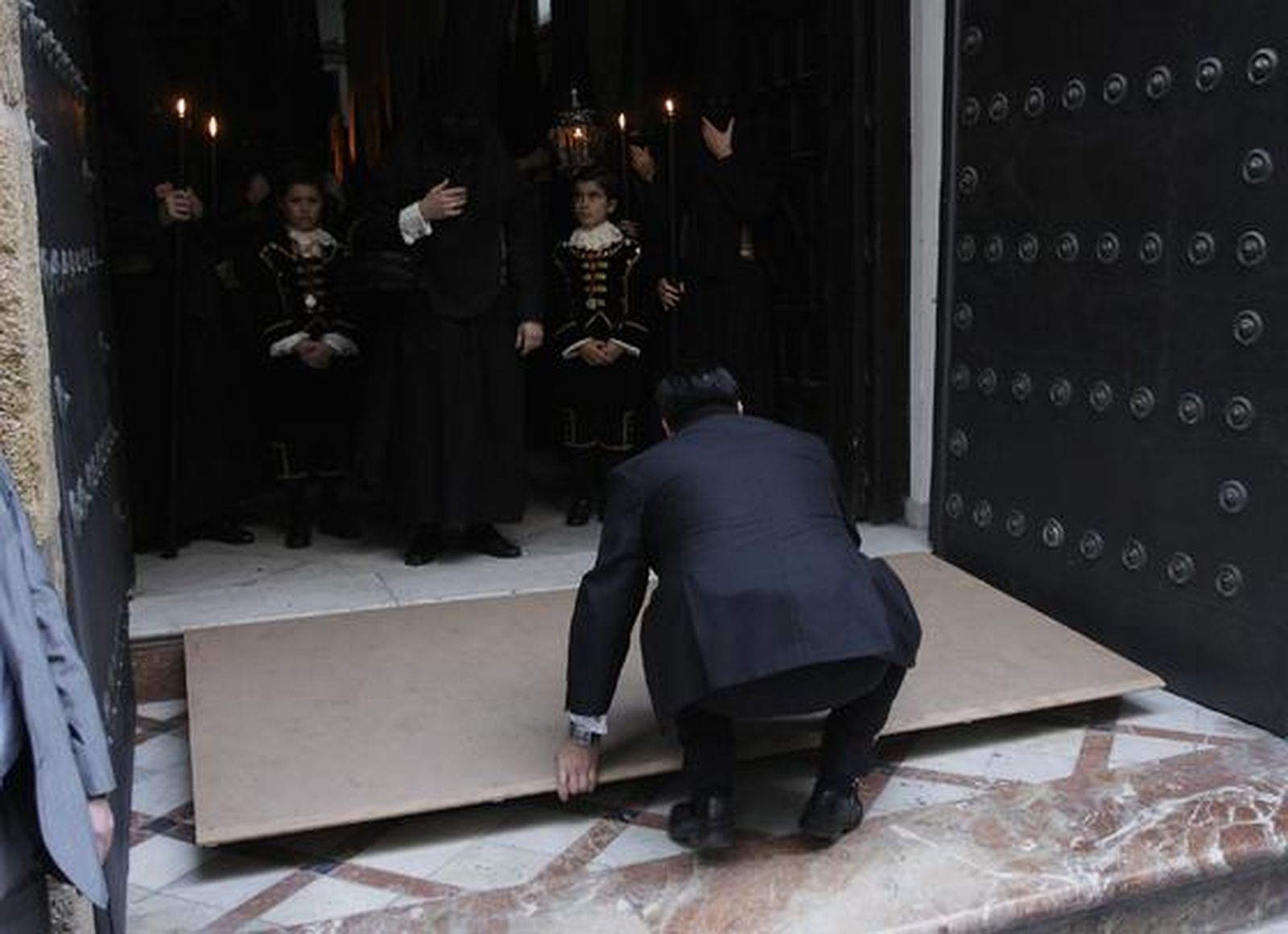 San Isidoro pone sus pasos en la calle

Foto: Jose Angel Garcia