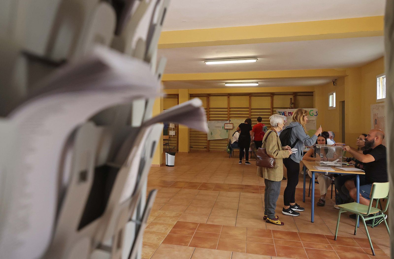 Imágenes de la jornada electoral para el Parlamento Europeo en Algeciras