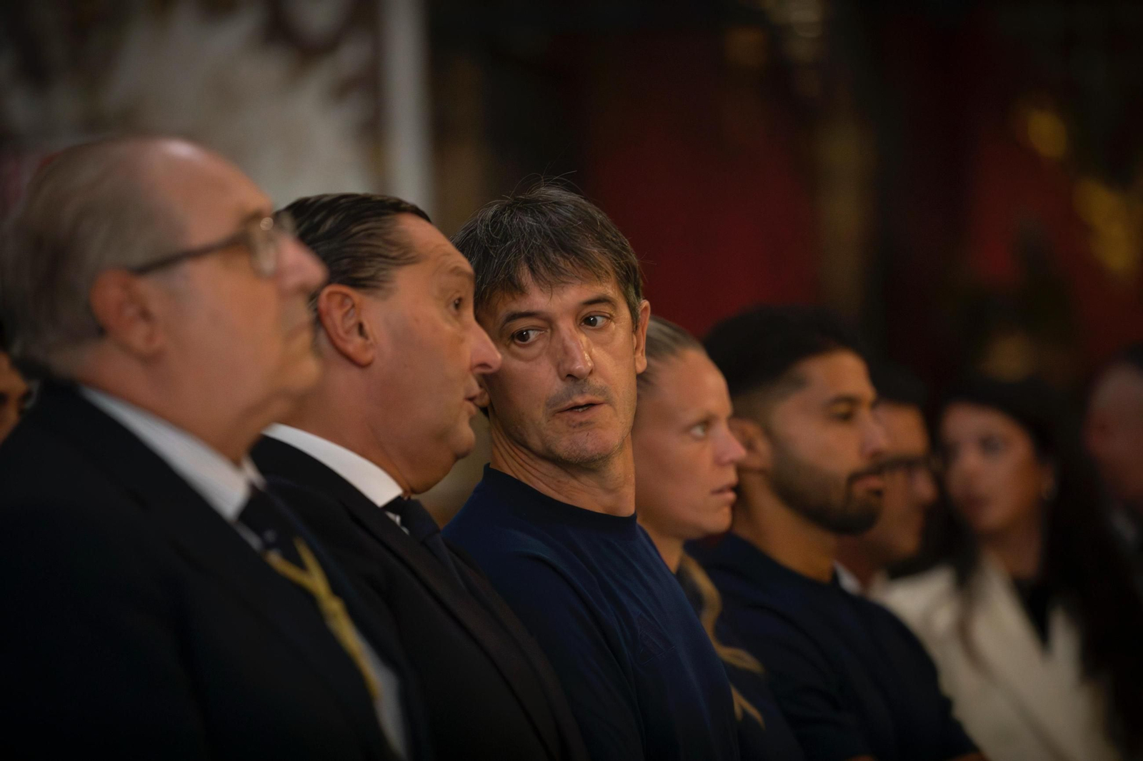 Las imágenes de la ofrenda del Granada CF a la Virgen de las Angustias
