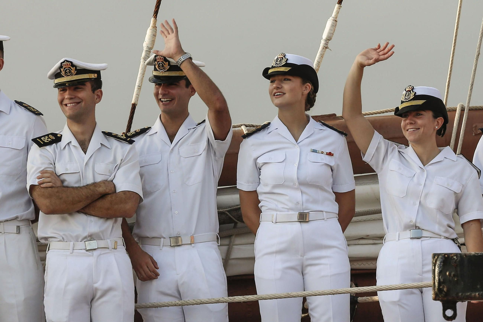 Las imágenes del 'Elcano' en su primera ciudad de vuelta a España, con la princesa Leonor a bordo