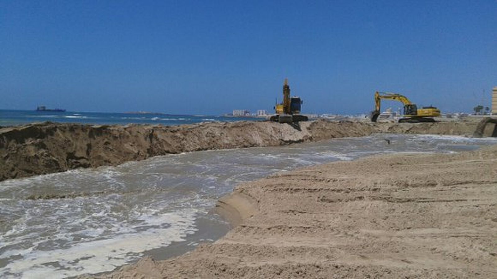 El Gobierno inicia las obras de emergencia en el litoral de Cádiz