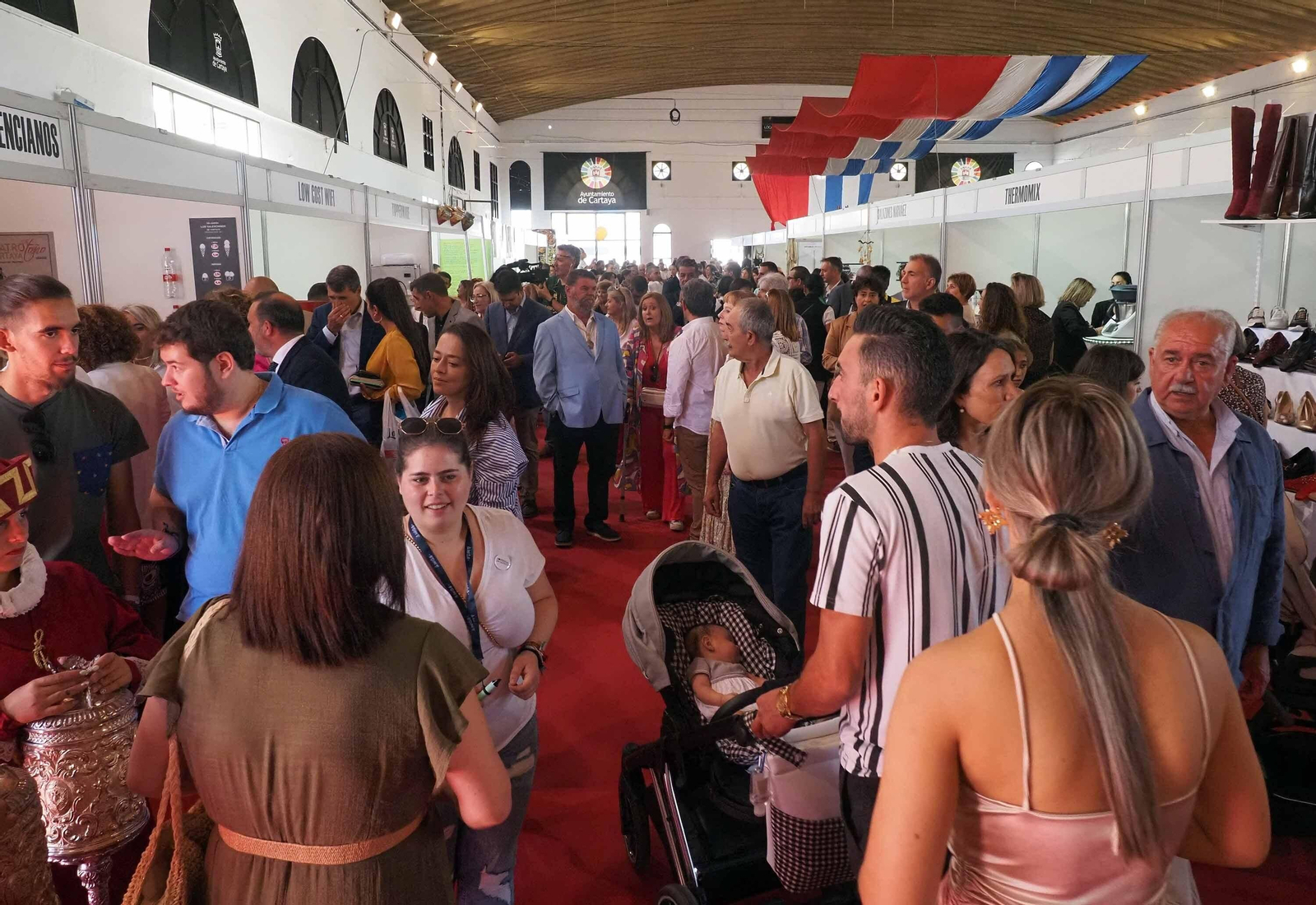 Imágenes del inicio de la Feria de Octubre en Cartaya