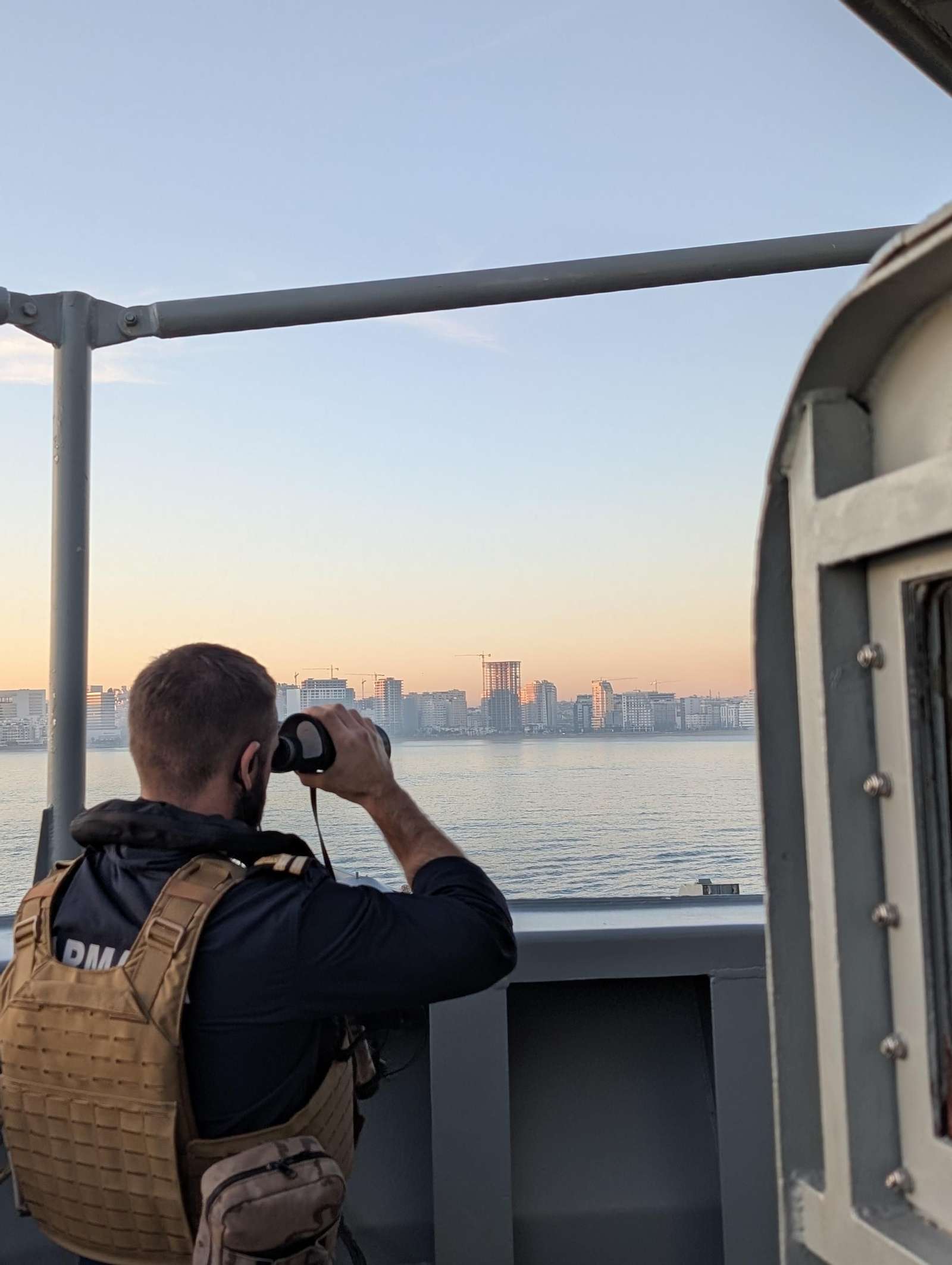 V>igilancia desde la Reina Sofia frente a Tánger.