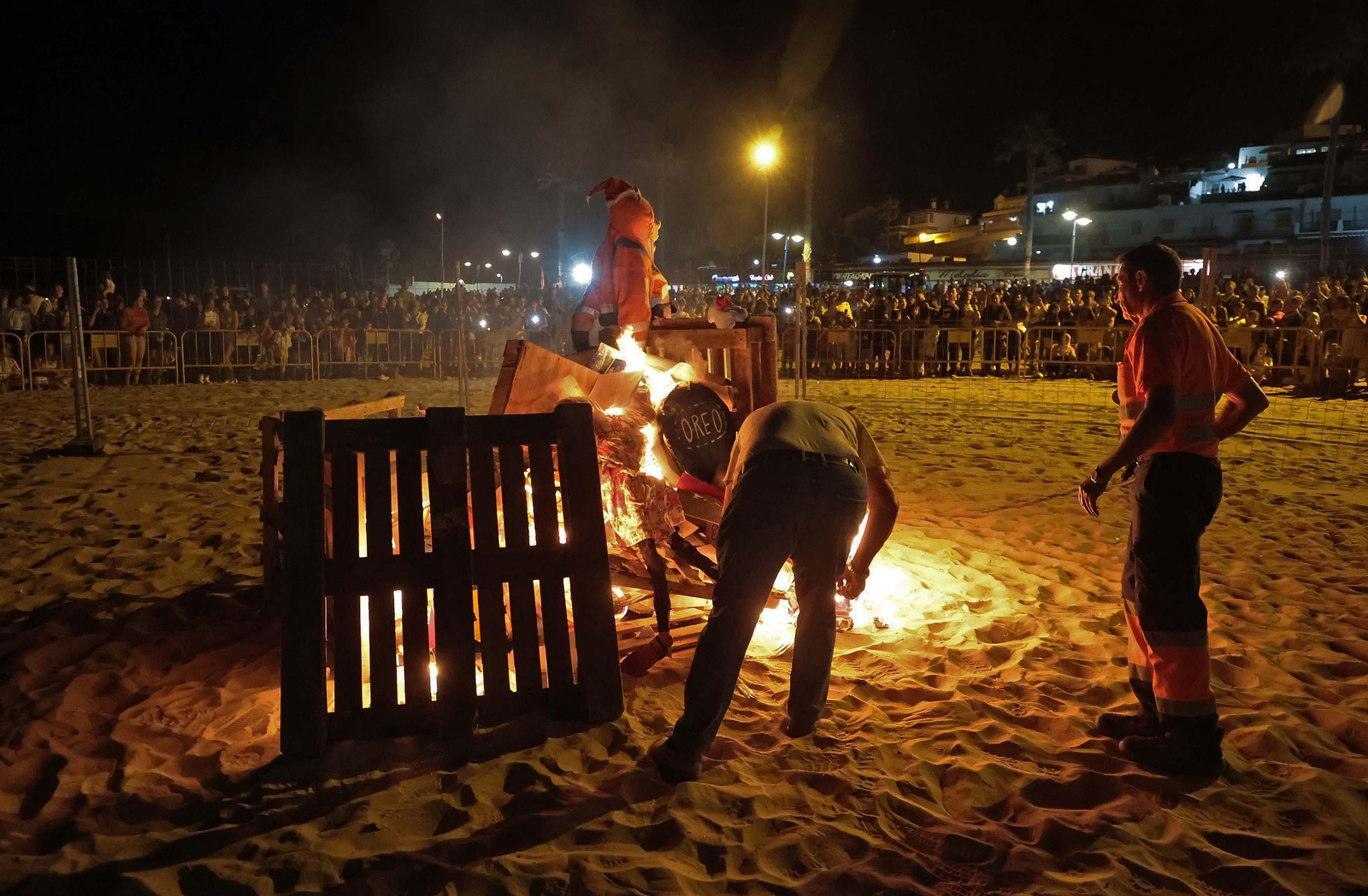 Fotos de la noche de San Juan en la playa de Getares
