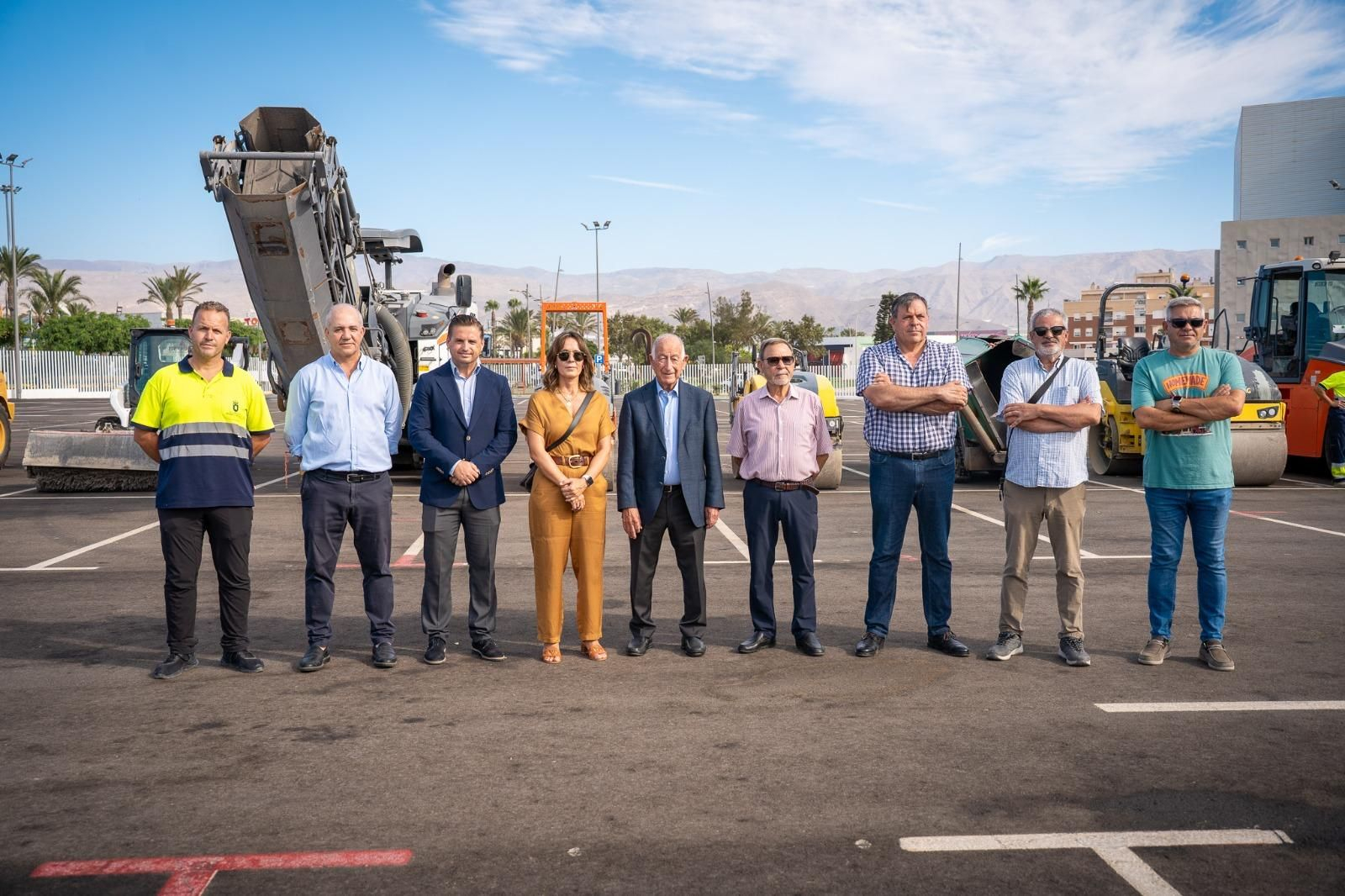 El plan plurianual de asfaltado mejorará las calles de Roquetas.