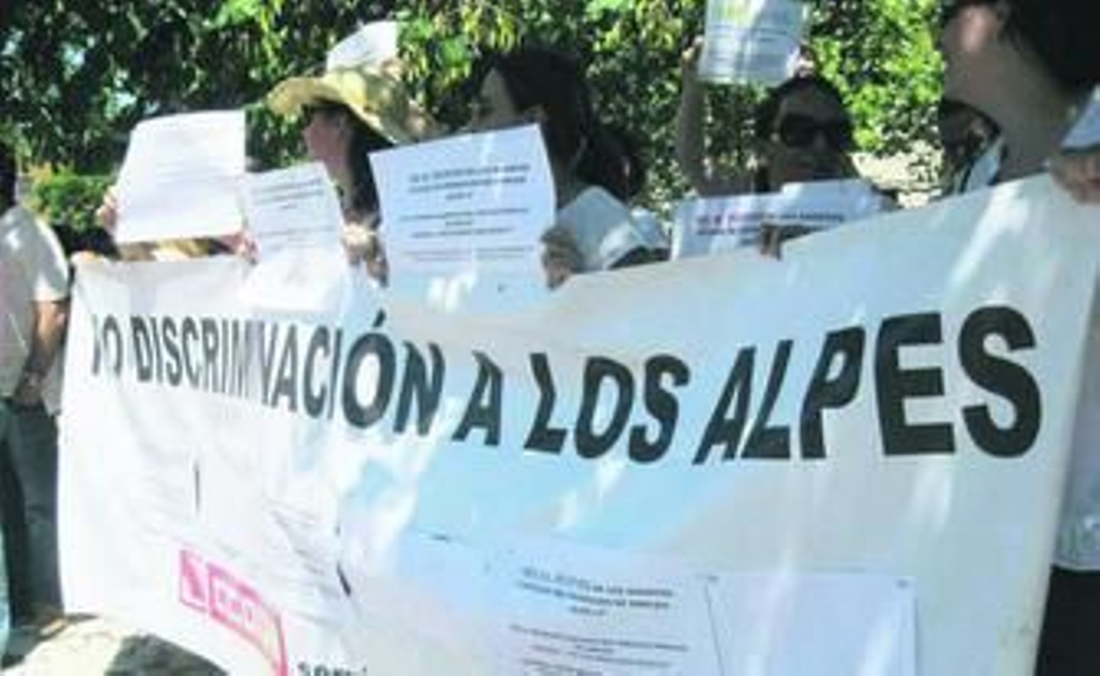 Un detalle de la protesta de estos trabajadores ante al Parlamento andaluz, el pasado 13 de junio.