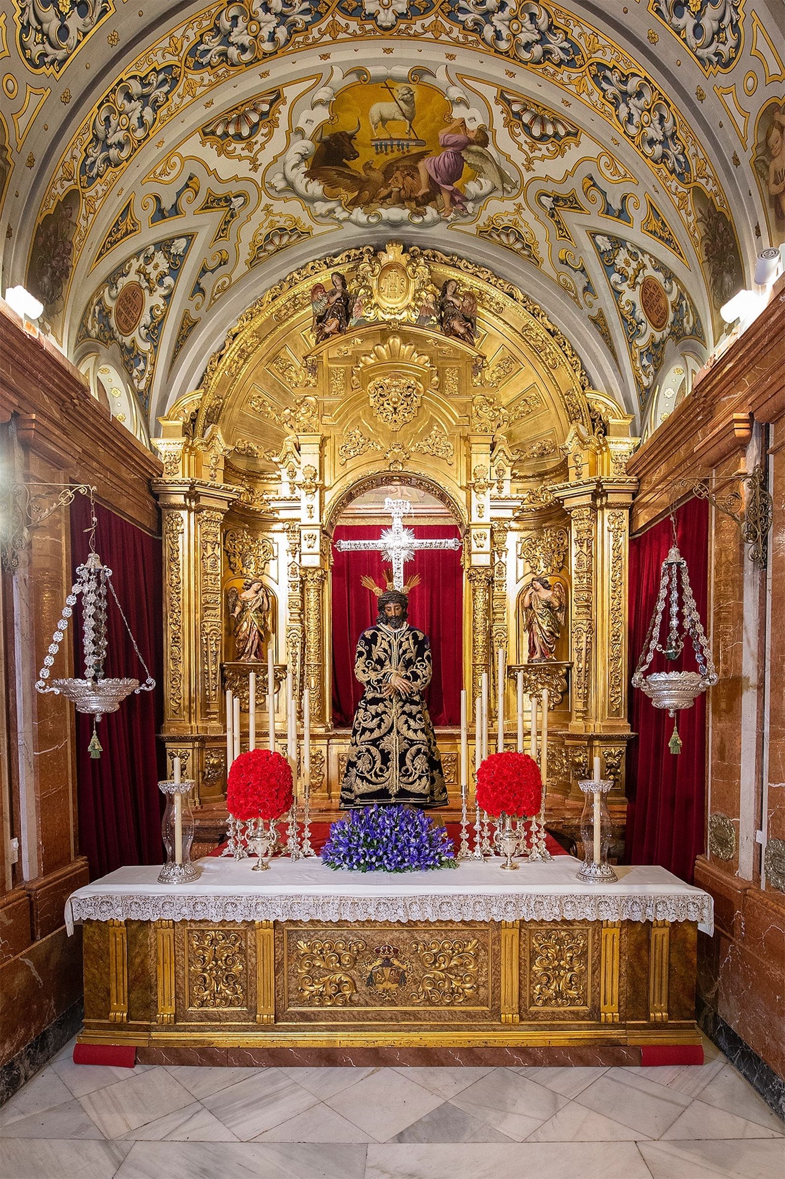 Altar extraordinario del Señor de la Sentencia.