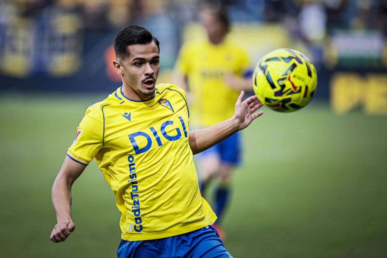 Búscate entre las imágenes del partido de fútbol Cádiz CF - UD Almería