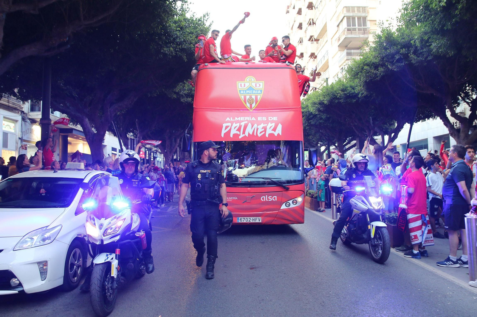 Las imágenes de la rúa de la UD Almería