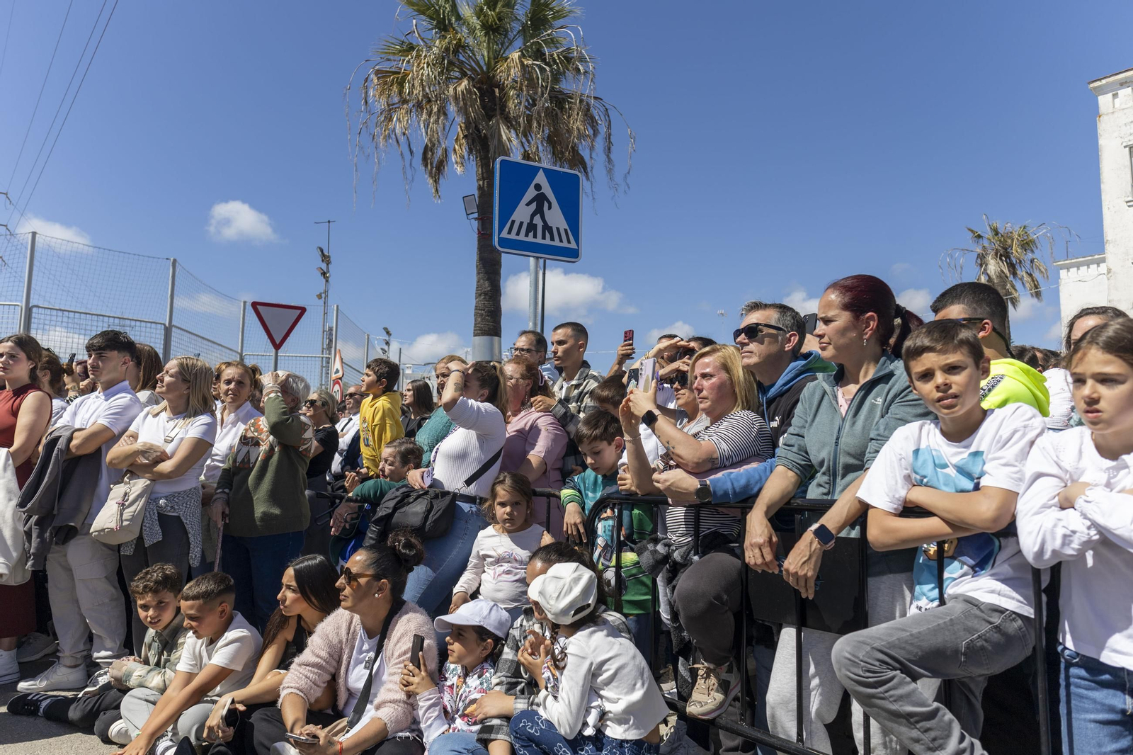 En imágenes, Gran Poder adeanta su salida y recorta su recorrido en el Miércoles Santo de la Semana Santa 2025 de San Fernando