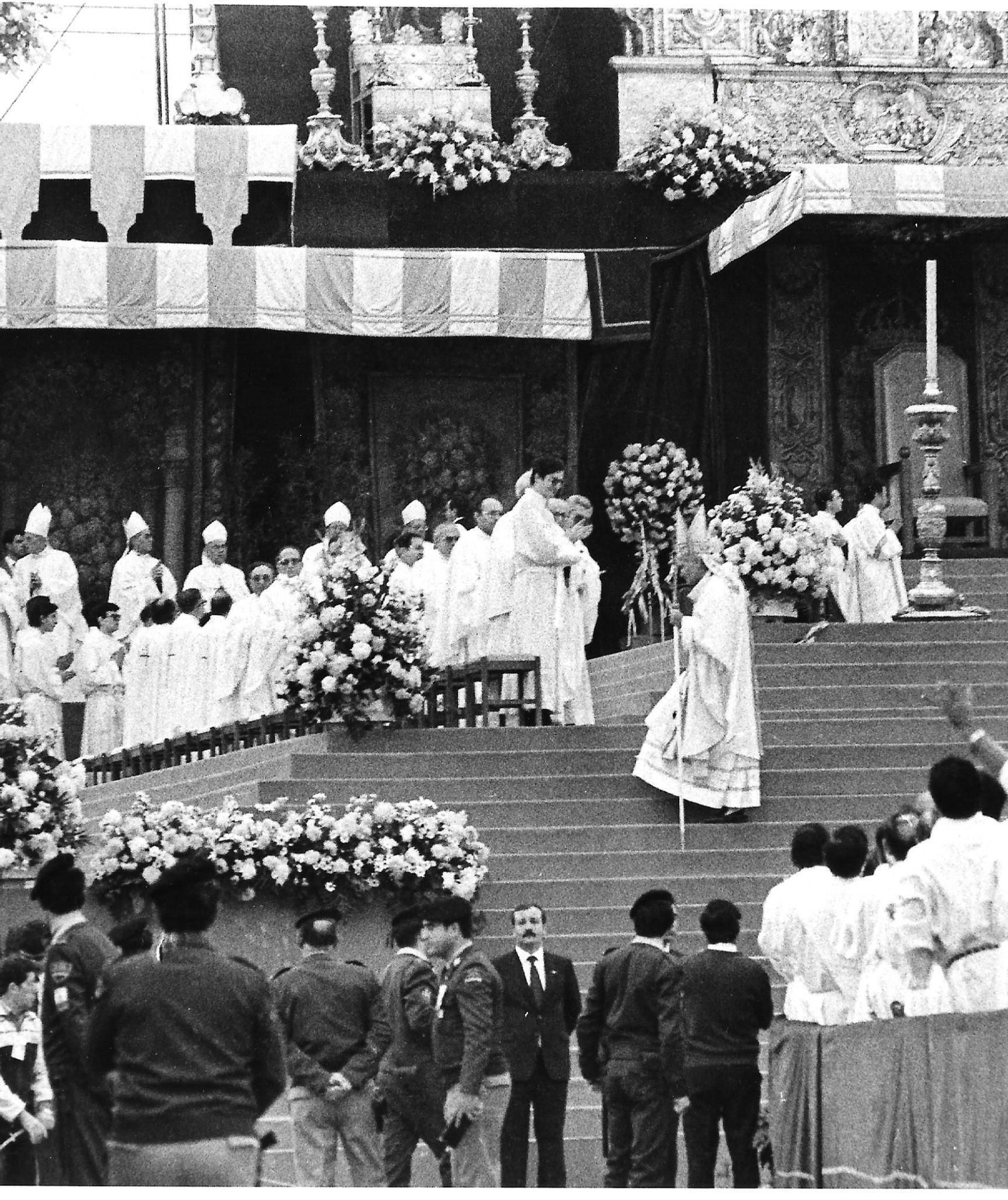 Las imágenes de la primera visita del Papa a Sevilla