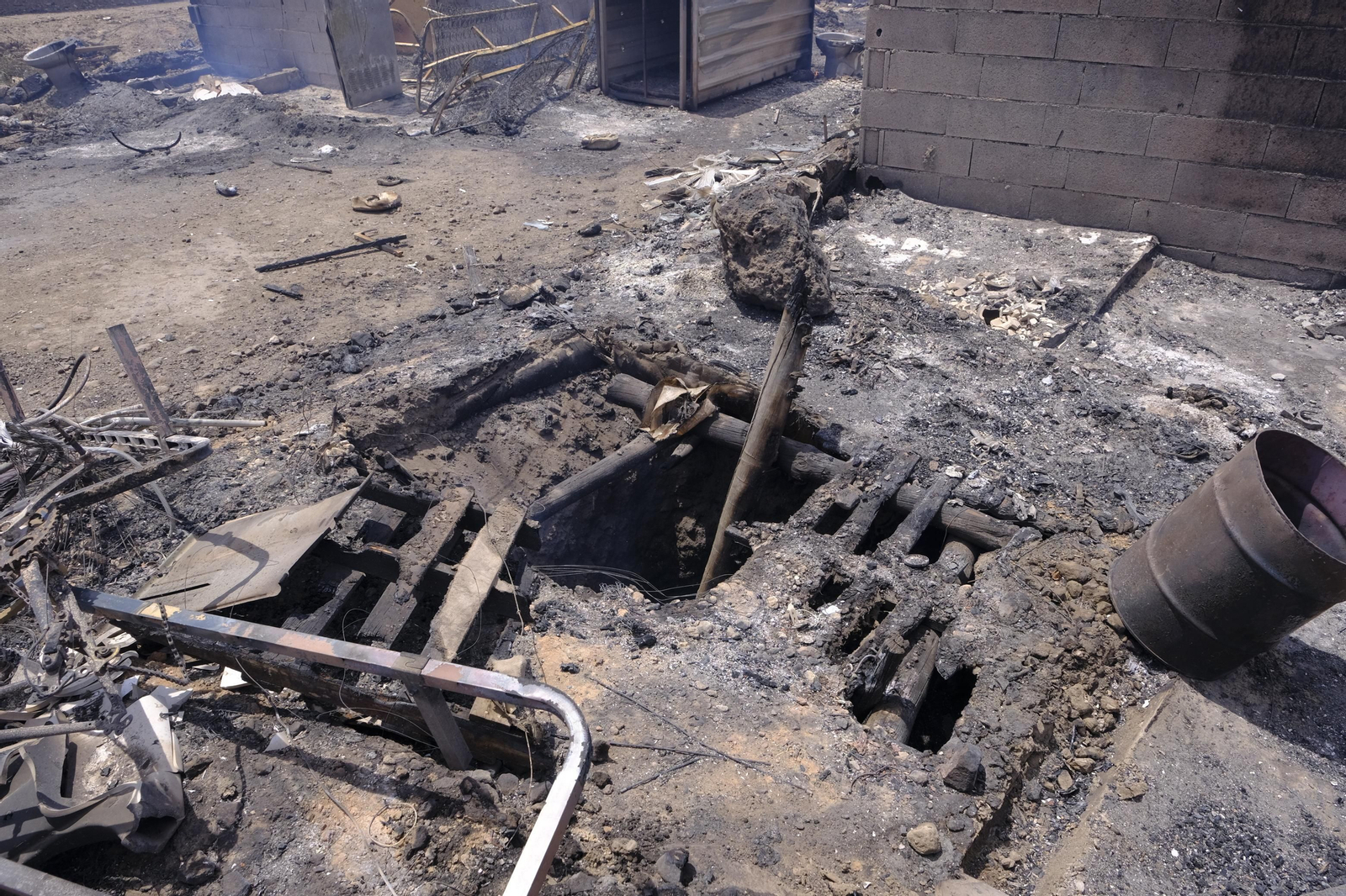 Fotogalería incendio asentamiento de chabolas en Atochares-Níjar (Almería)