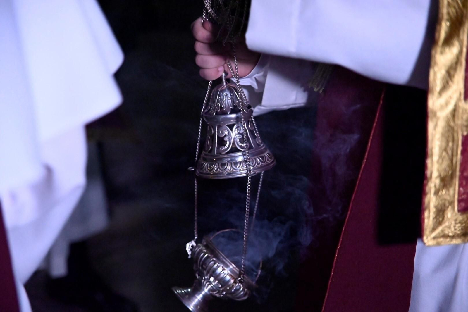 El Señor de la Salud da luz al Jueves de Pasión en Córdoba, en imágenes