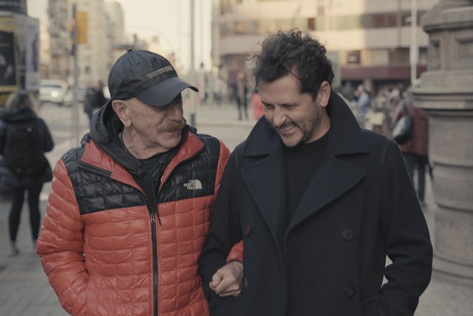 Oswald Aulestia y Kike Maíllo en una imagen del documental.