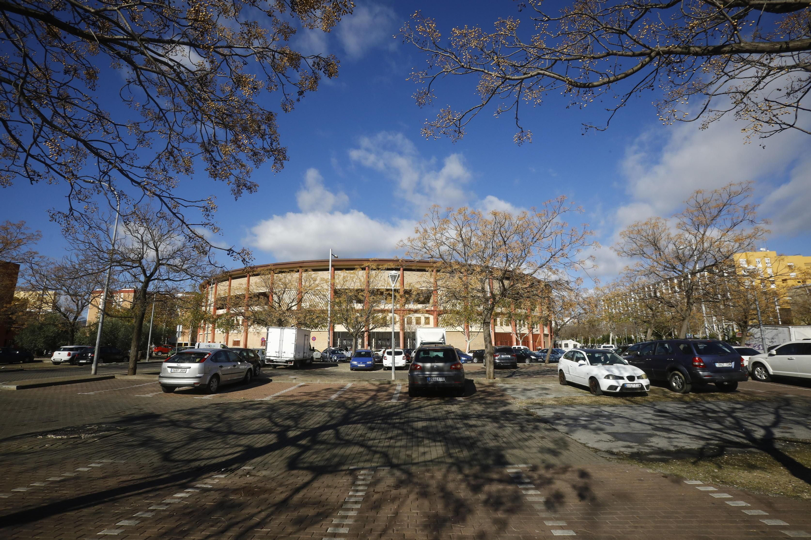 Aparcamientos en la Plaza de Toros de Córdoba.