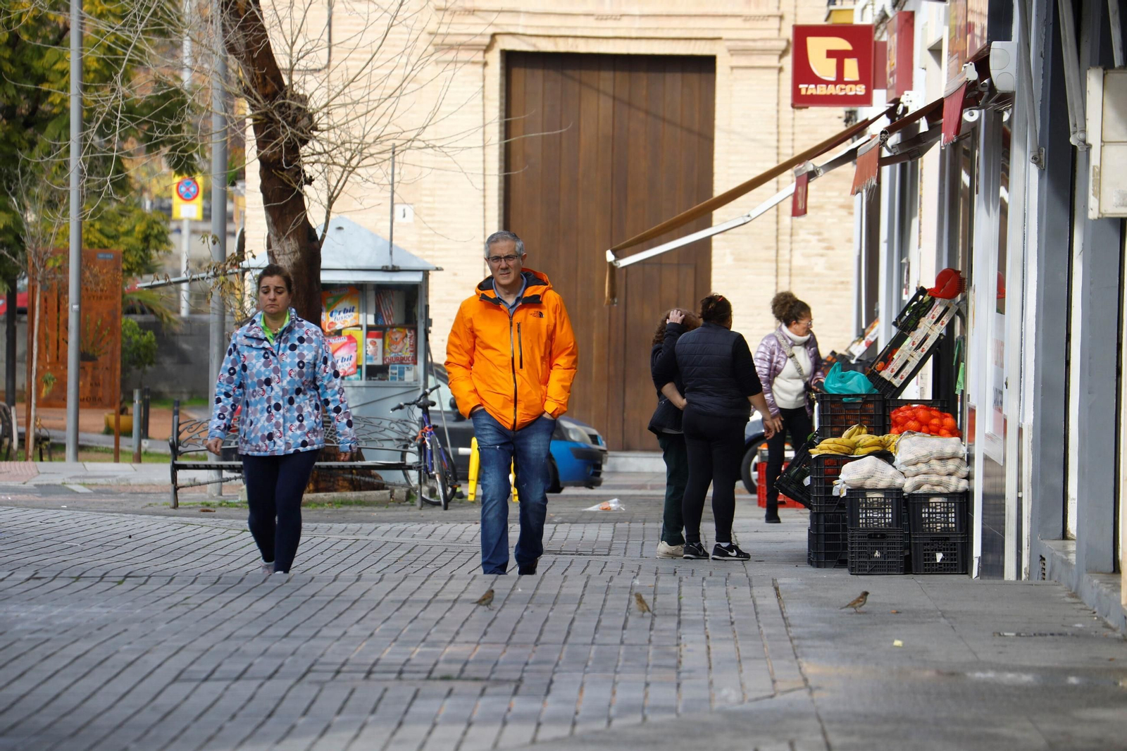 Un recorrido en imágenes por el barrio cordobés del Campo de la Verdad un día de invierno