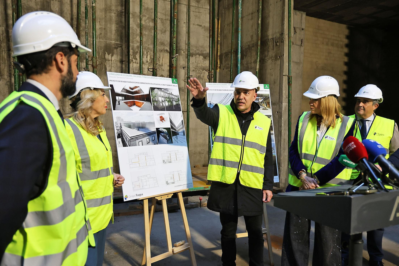 Imágenes de la visita las obras de la antigua Delegación de Hacienda