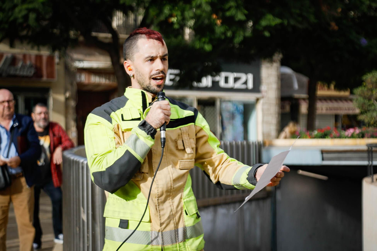 Imágenes de la manifestación de bomberos en Almería