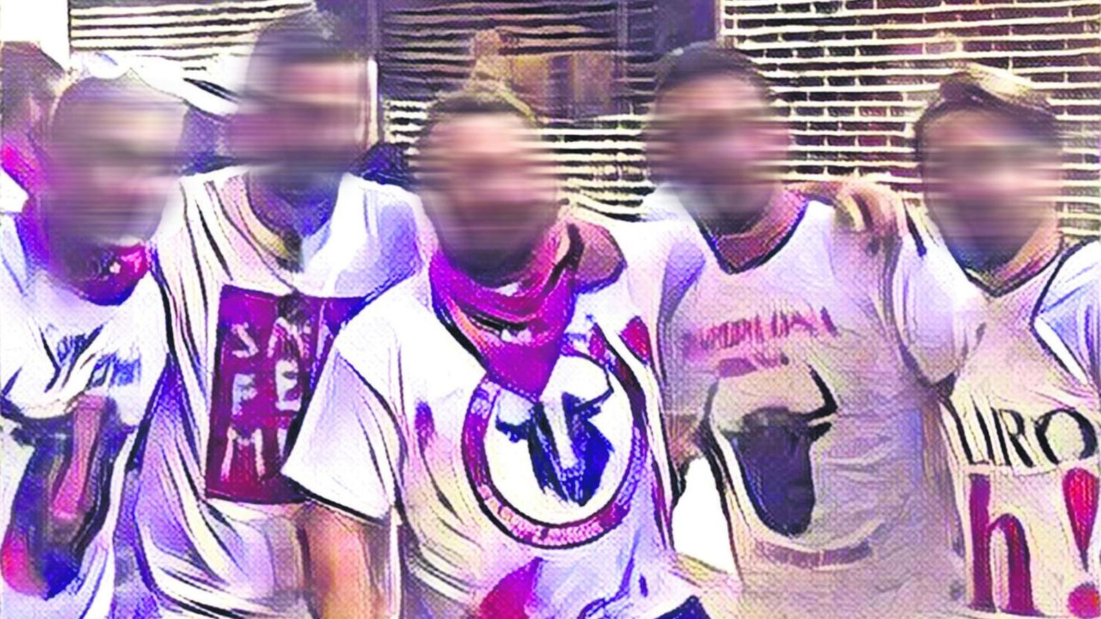 Los cinco sevillanos en una foto que ellos mismos se hicieron durante los Sanfermines de 2016