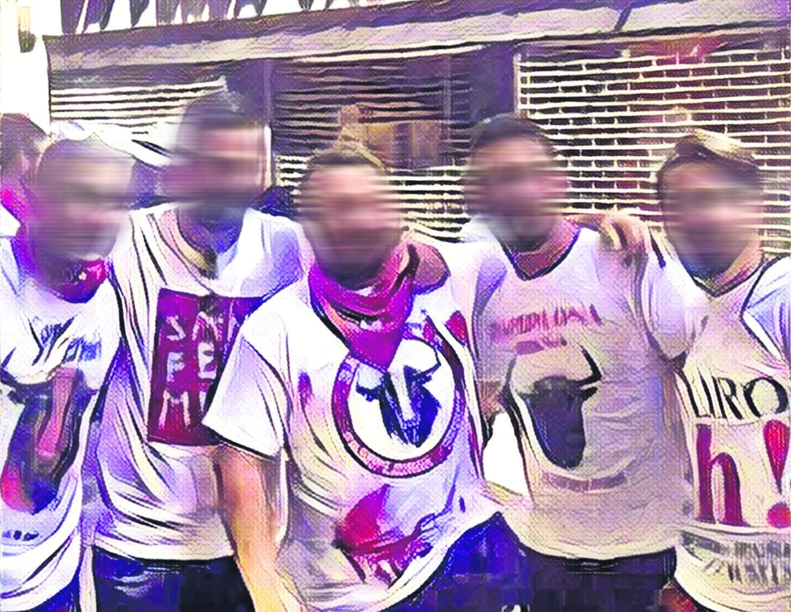 Los cinco sevillanos en una foto que ellos mismos se hicieron durante los pasados Sanfermines.