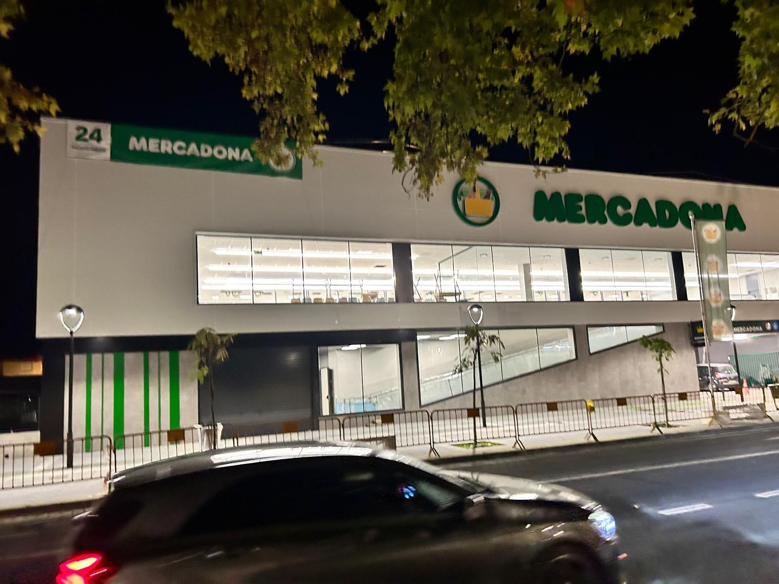El nuevo Mercadona de Santa Fe, en el que ya se ultiman los detalles previos a la apertura