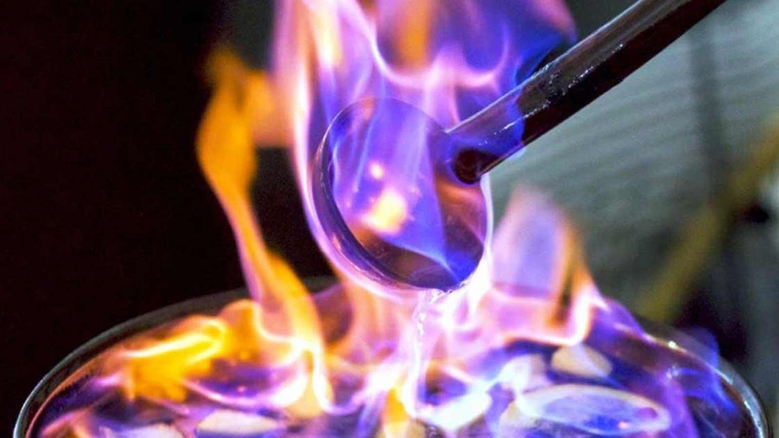 Tras la hoguera del sábado tendrá lugar uno de los momentos más esperados por todos los baezanos: la popular queimada.