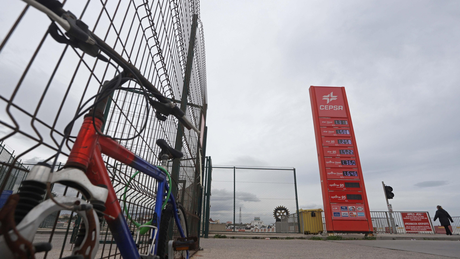 Fotos de colas en las gasolineras del Campo de Gibraltar