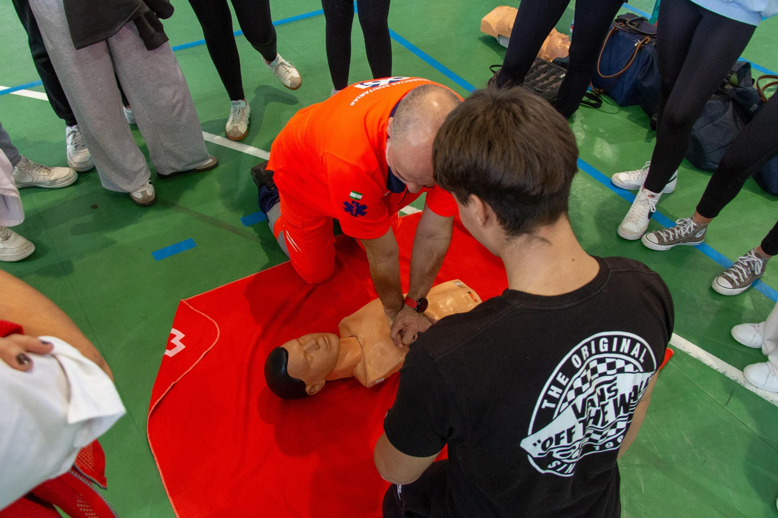 Más de 1.500 escolares reciben técnicas básicas de reanimación cardiopulmonar en Motril