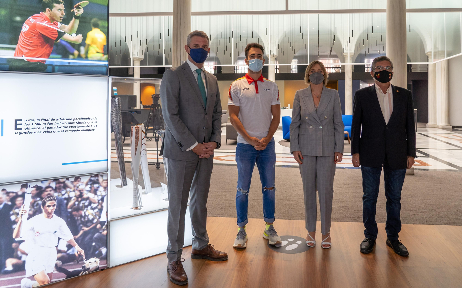Una imagen de la presentación en CaixaBank de la exposición sobre el deporte paralímpico.