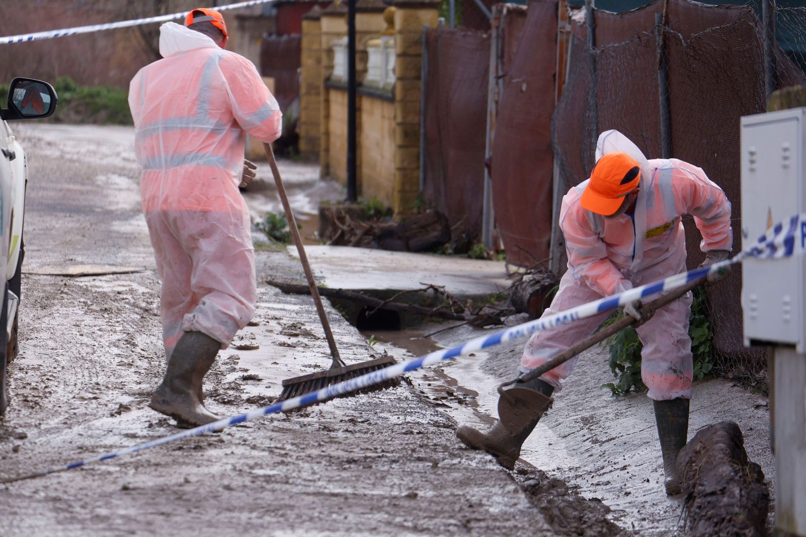 Limpieza en las parcelas de Córdoba tras el tren de tormentas