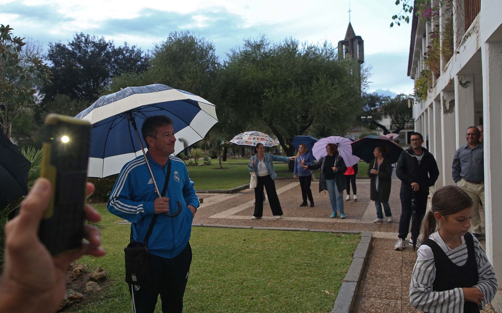 Fotos de la manifestación contra los cortes de luz en Castellar