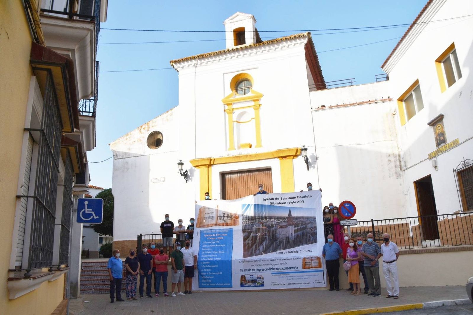 La localidad olontense se moviliza en favor de la iglesia de San Juan Bautista.