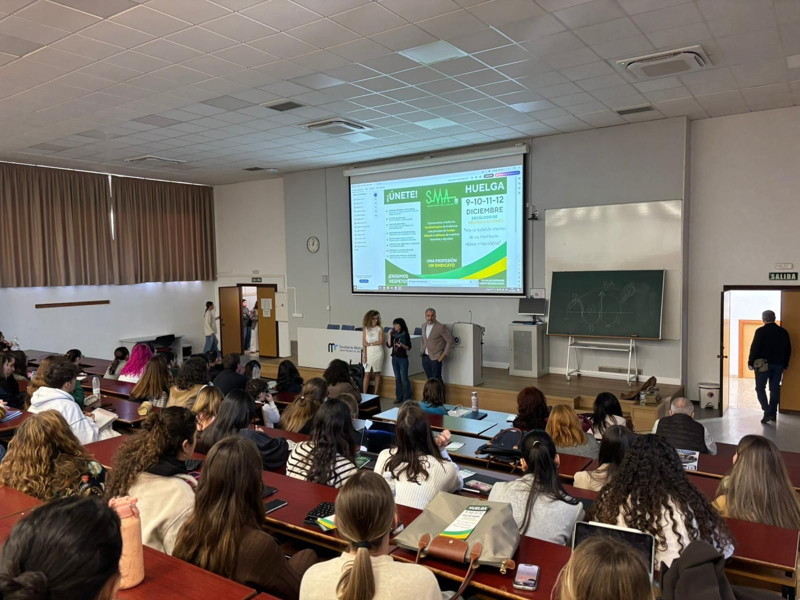 Una de las asambleas de los estudiantes.