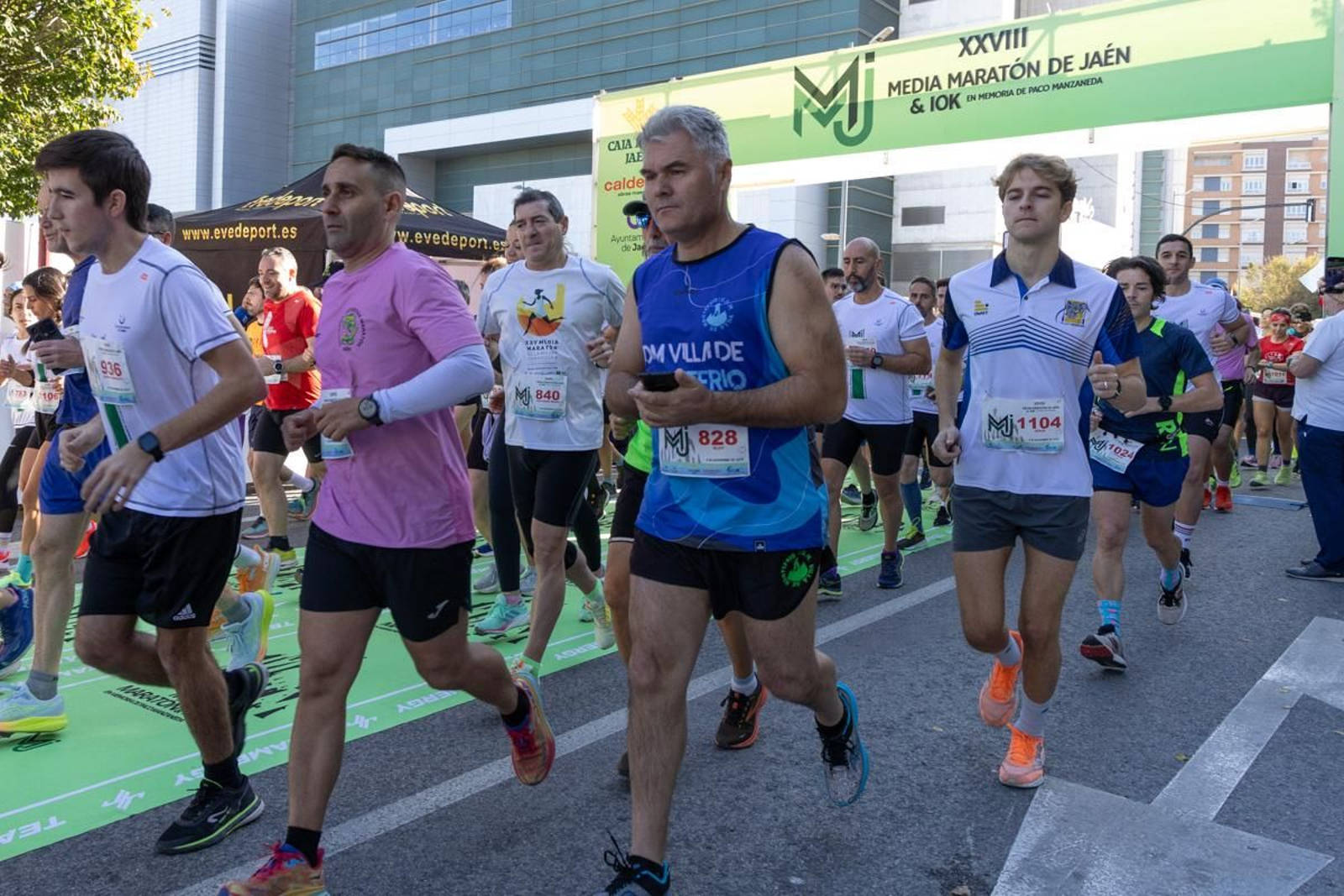 Éxito participativo en la XXVIII Media Maratón 'Ciudad de Jaén', en imágenes