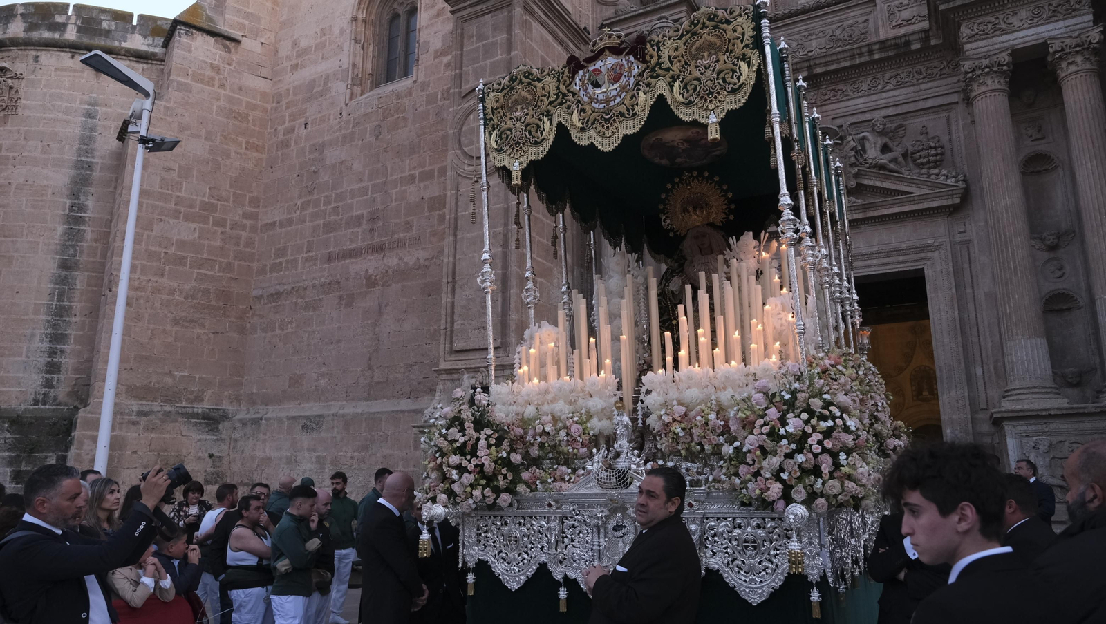 Procesión de Estudiantes en Almería, en imágenes