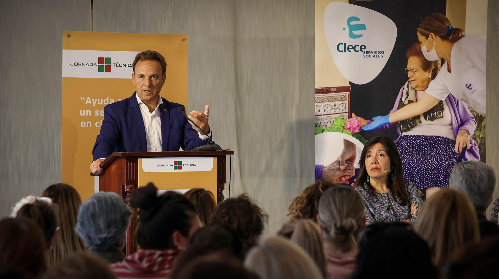 'Ayuda a domicilio, un trabajo esencial en clave femenina'