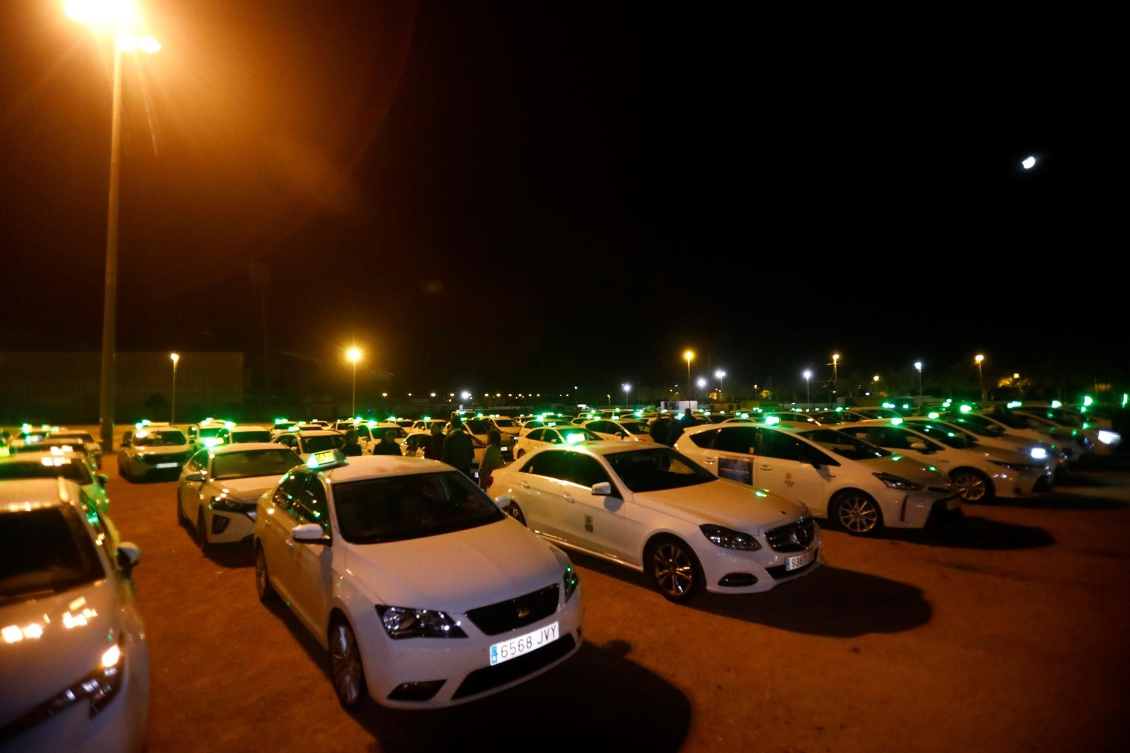 La protesta de los taxistas cordobeses contra las agresiones, en imágenes