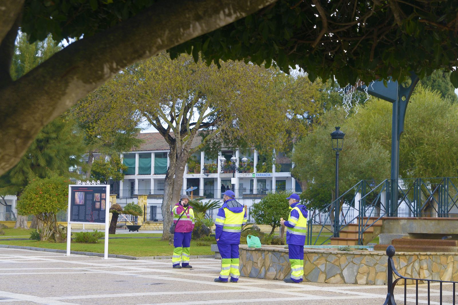 Primer día de colegio y  de alerta de grado 4 en Castellar