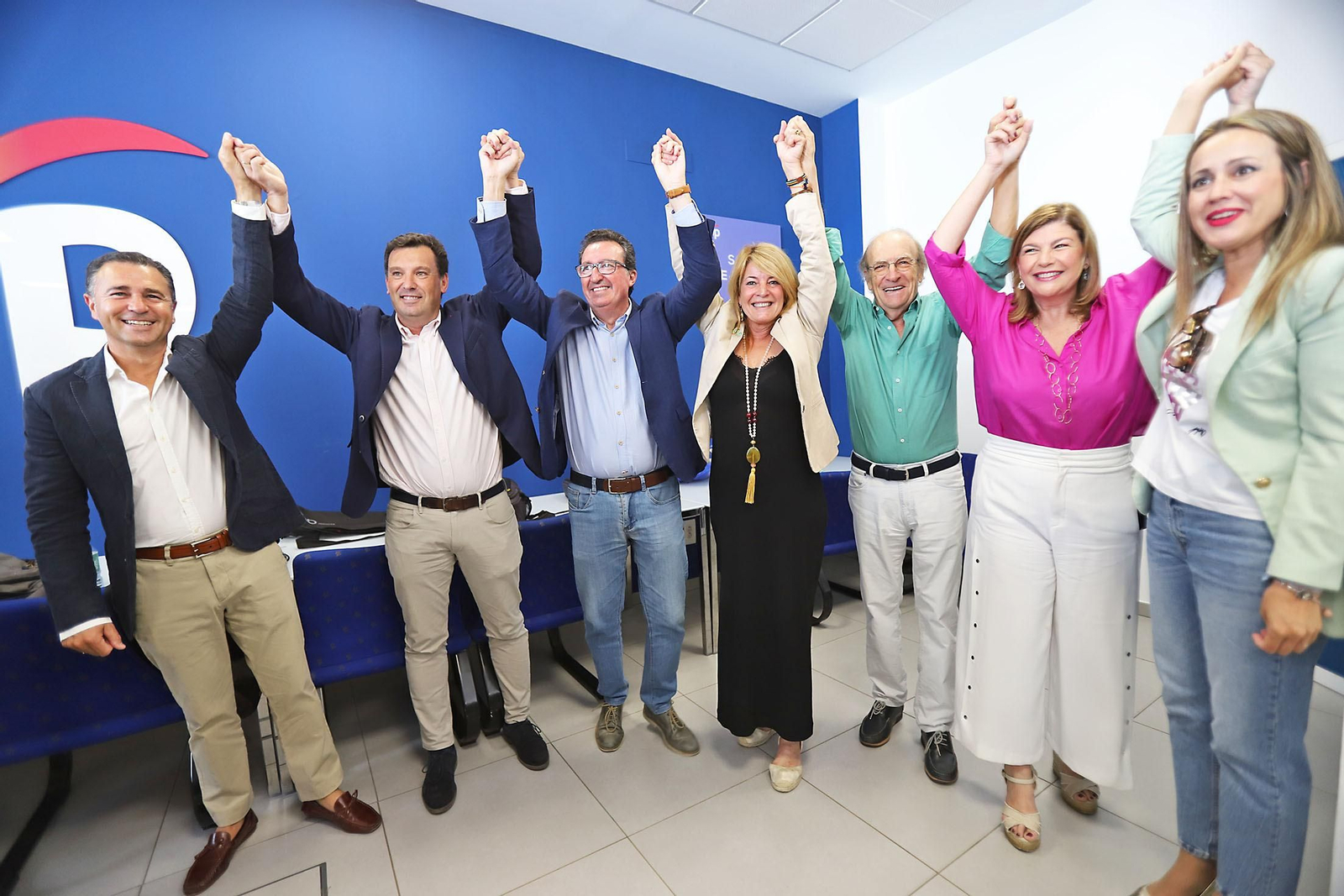 Imágenes del acto de inicio de campaña en la sede del PP